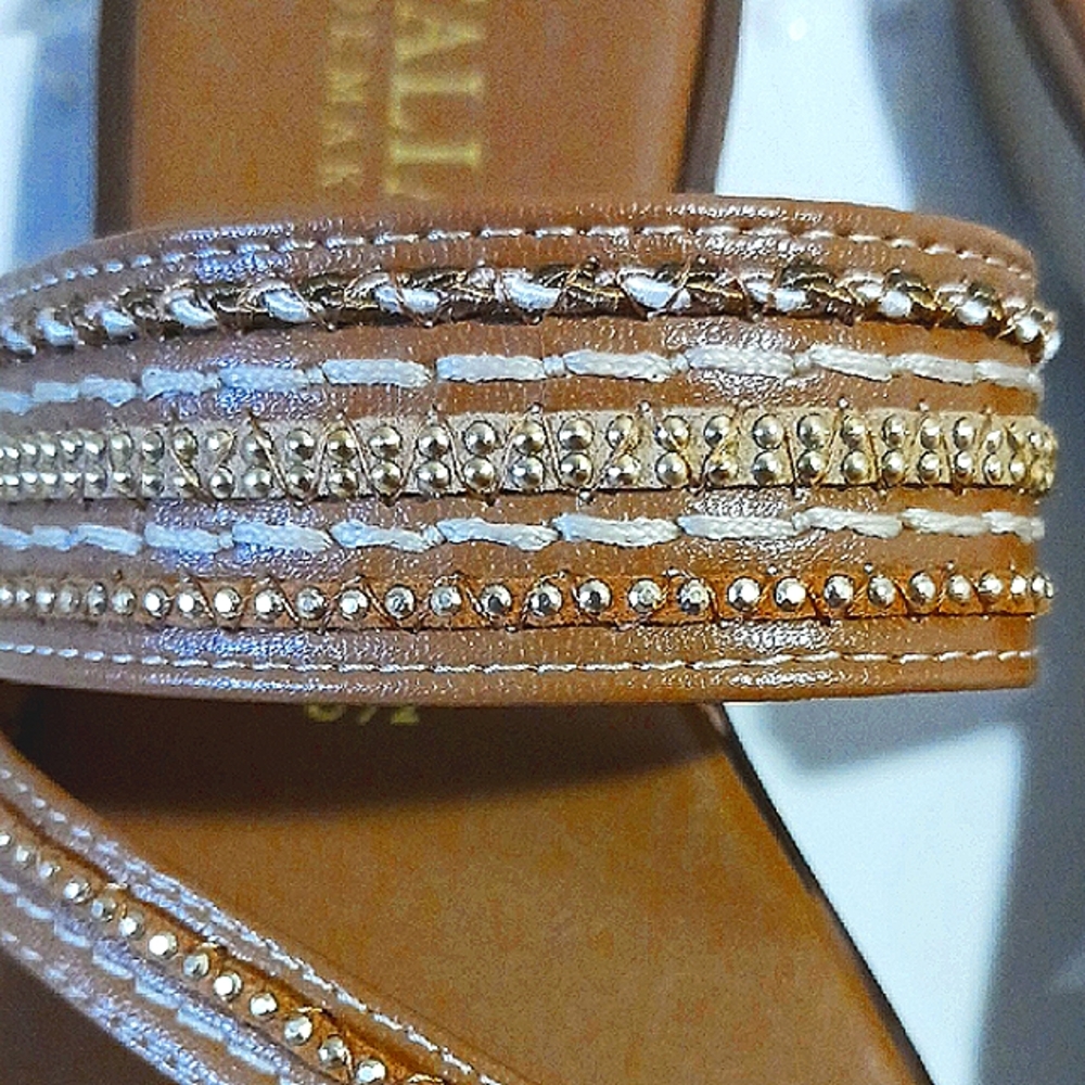 Italian Shoemakers ⚜️ Brown Strappy Sandals Gold Detail Design 9.5 Made In ITALY - Picture 5 of 12